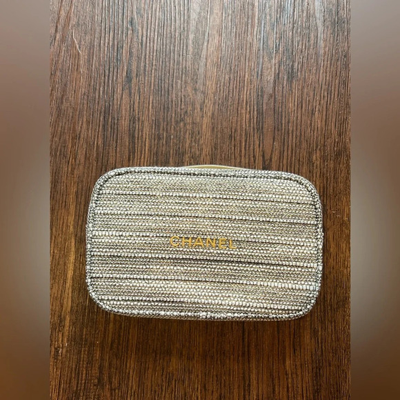 CHANEL 2022 HOLIDAY ROUTINE RESET CLEANSING DUO SET - Picture 6 of 14